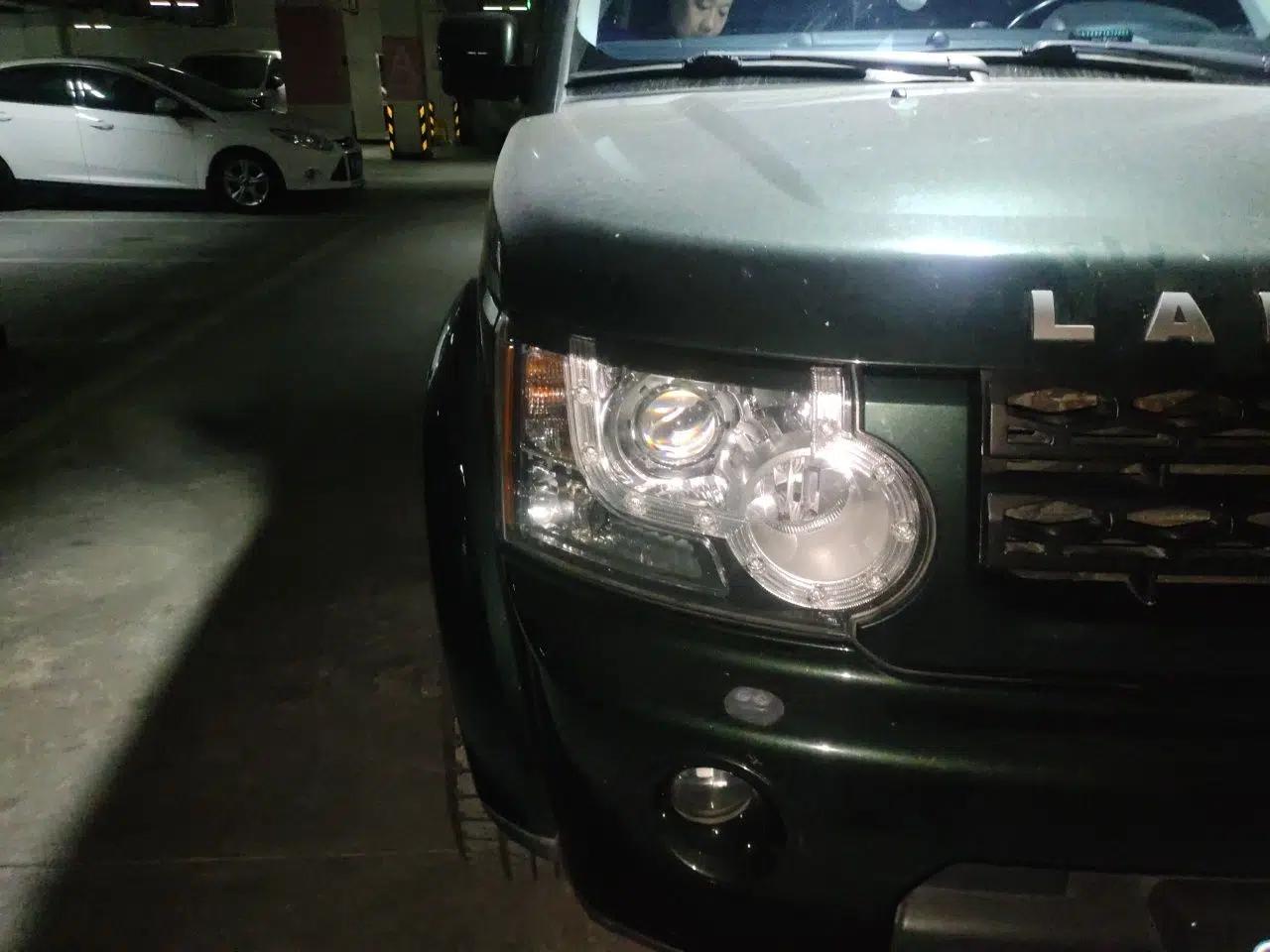 Land Rover Discovery 2011 3.0 SDV6 HSE Diesel Version — миниатюра 7