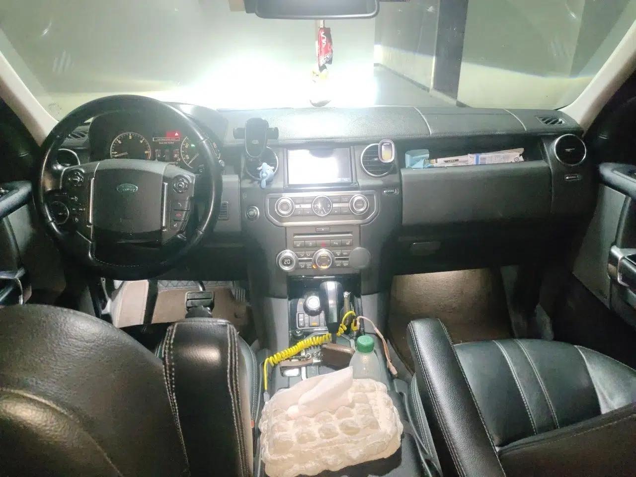 Land Rover Discovery 2011 3.0 SDV6 HSE Diesel Version — миниатюра 9