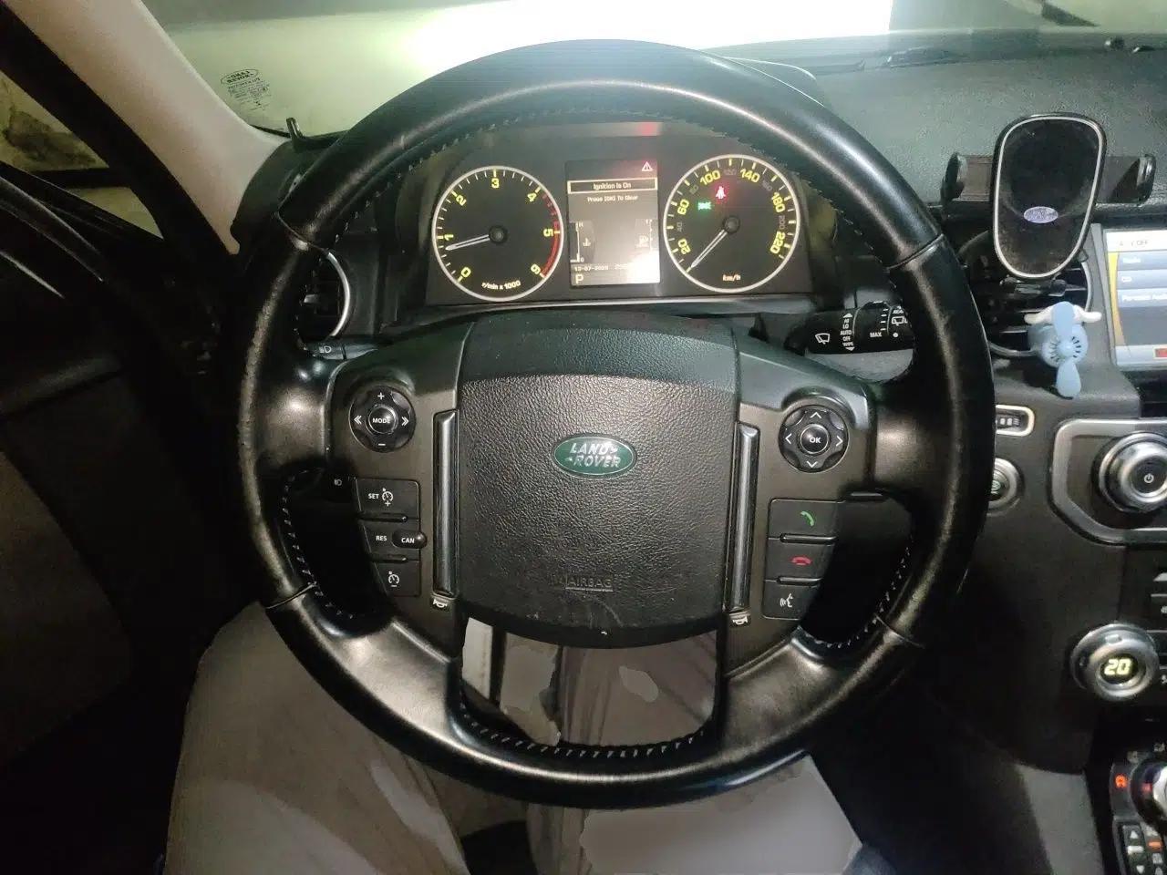 Land Rover Discovery 2011 3.0 SDV6 HSE Diesel Version — миниатюра 10