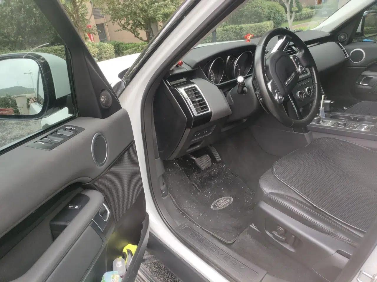 Land Rover Discovery 2017 5th Generation 3.0 V6 SE — миниатюра 16