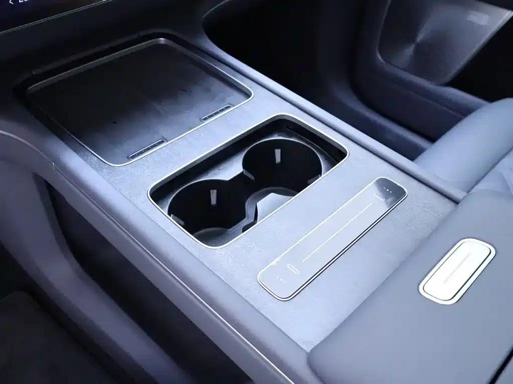 NIO ES8 2026 Model Six-Seat Executive Luxury Edition — миниатюра 12
