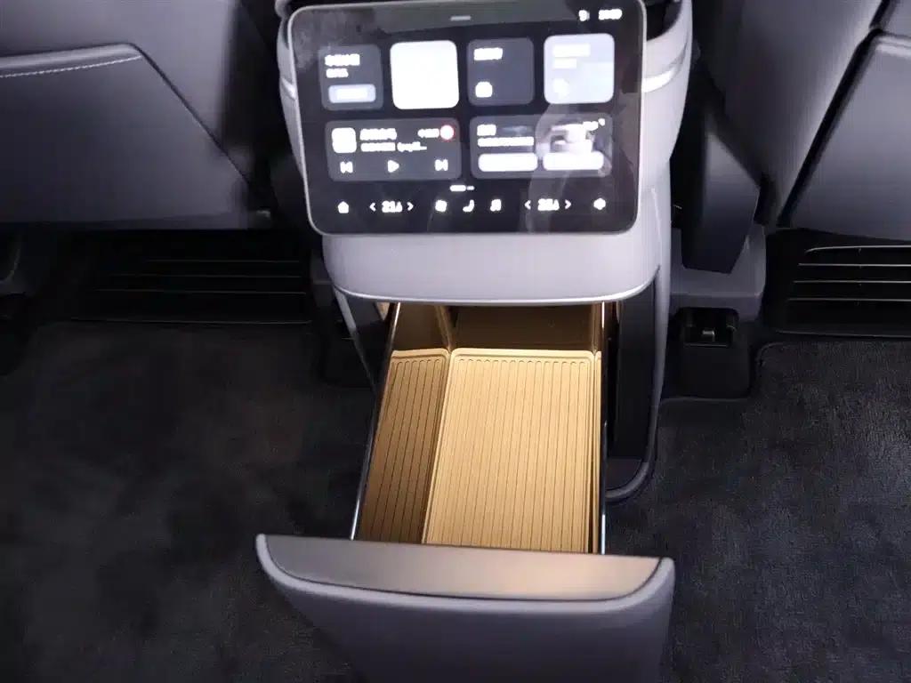 NIO ES8 2026 Model Six-Seat Executive Luxury Edition — миниатюра 24