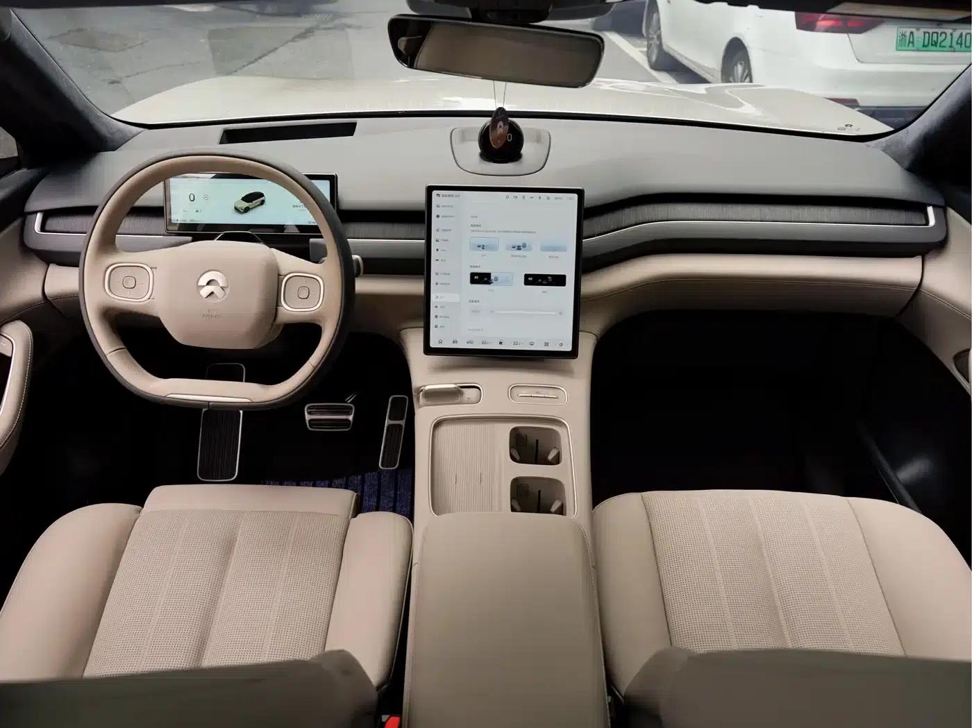 NIO ES8 2023 model 75kWh — миниатюра 17