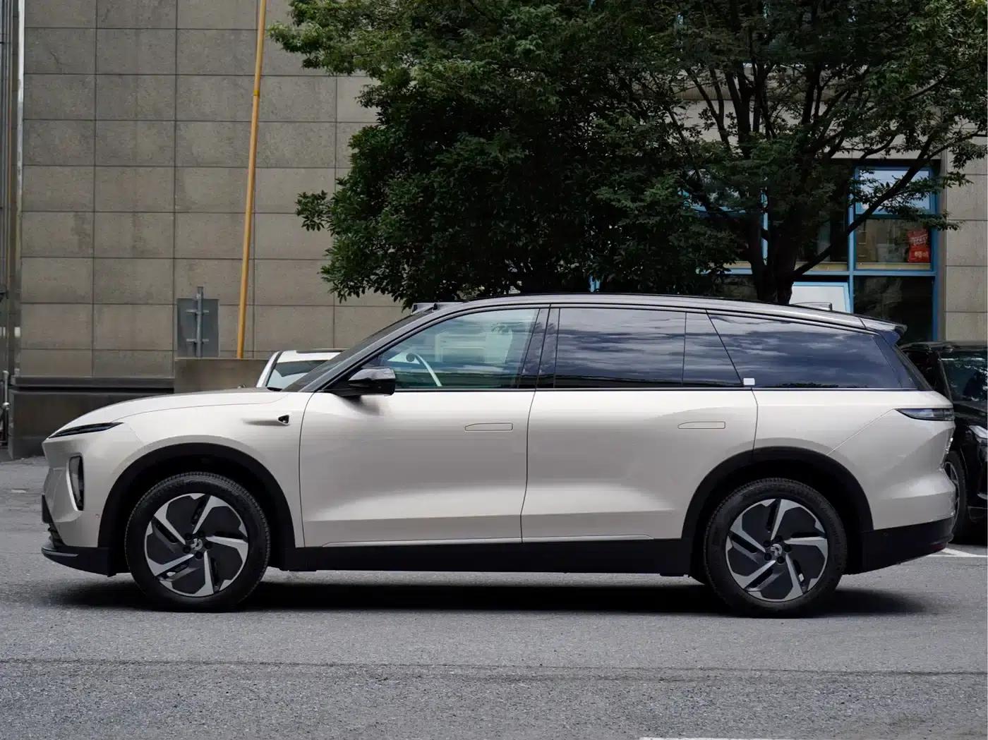 NIO ES8 2023 model 75kWh — миниатюра 3