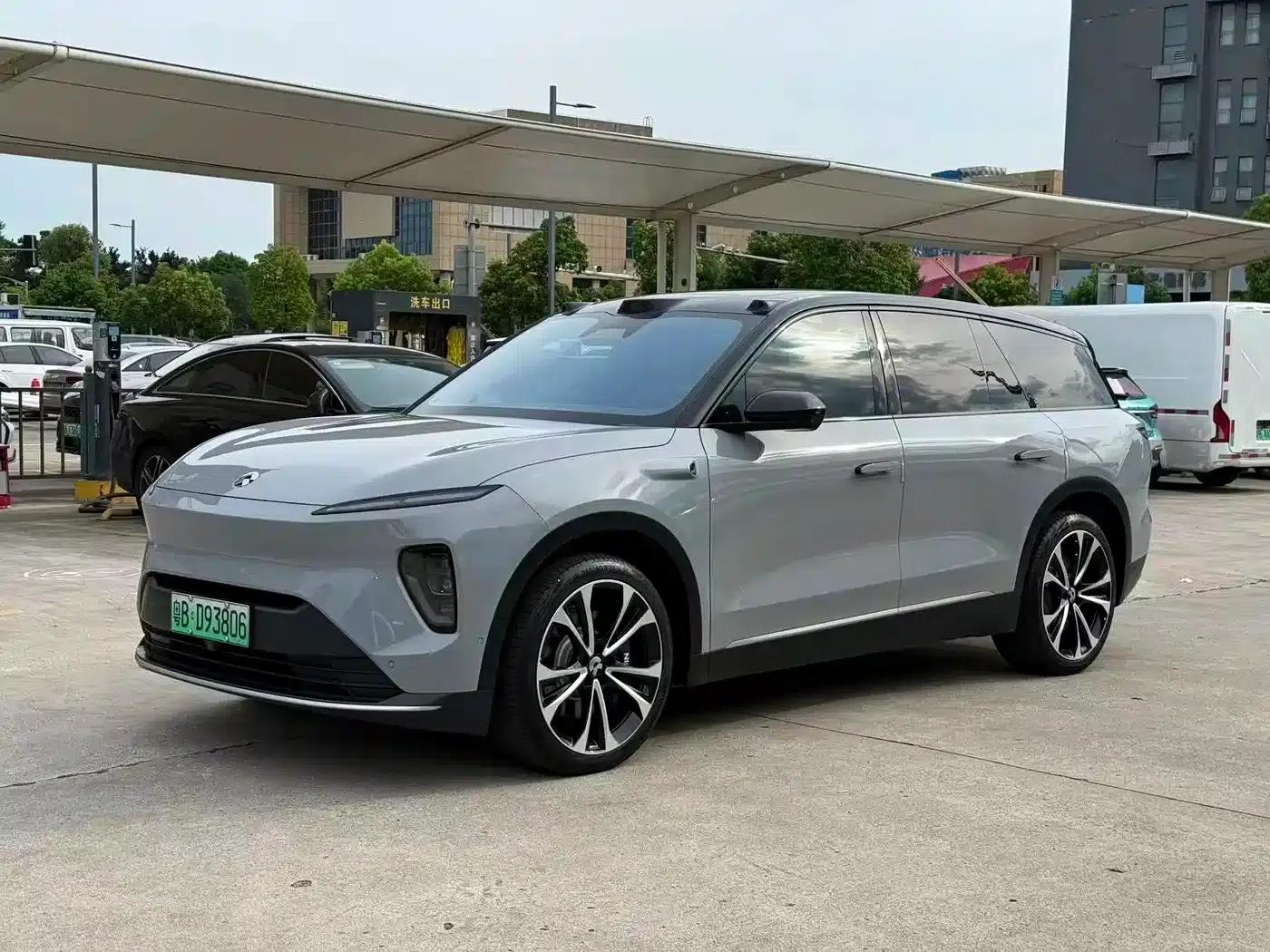 NIO ES8 2023 100kWh Signature Edition — миниатюра 1