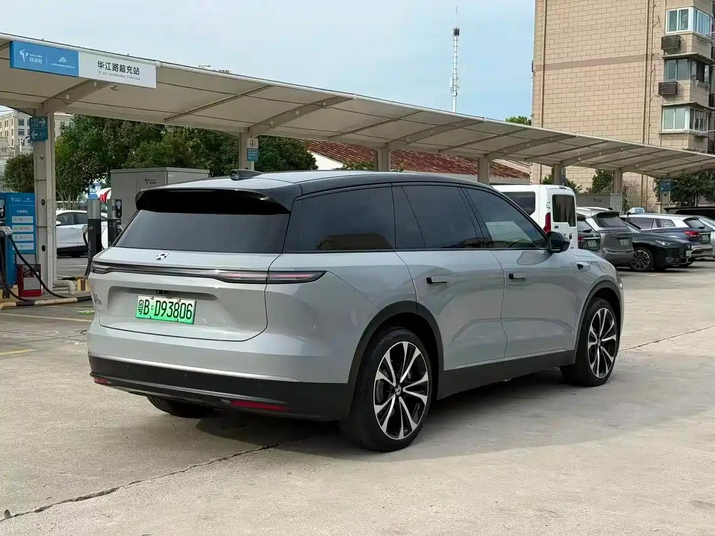 NIO ES8 2023 100kWh Signature Edition — миниатюра 16