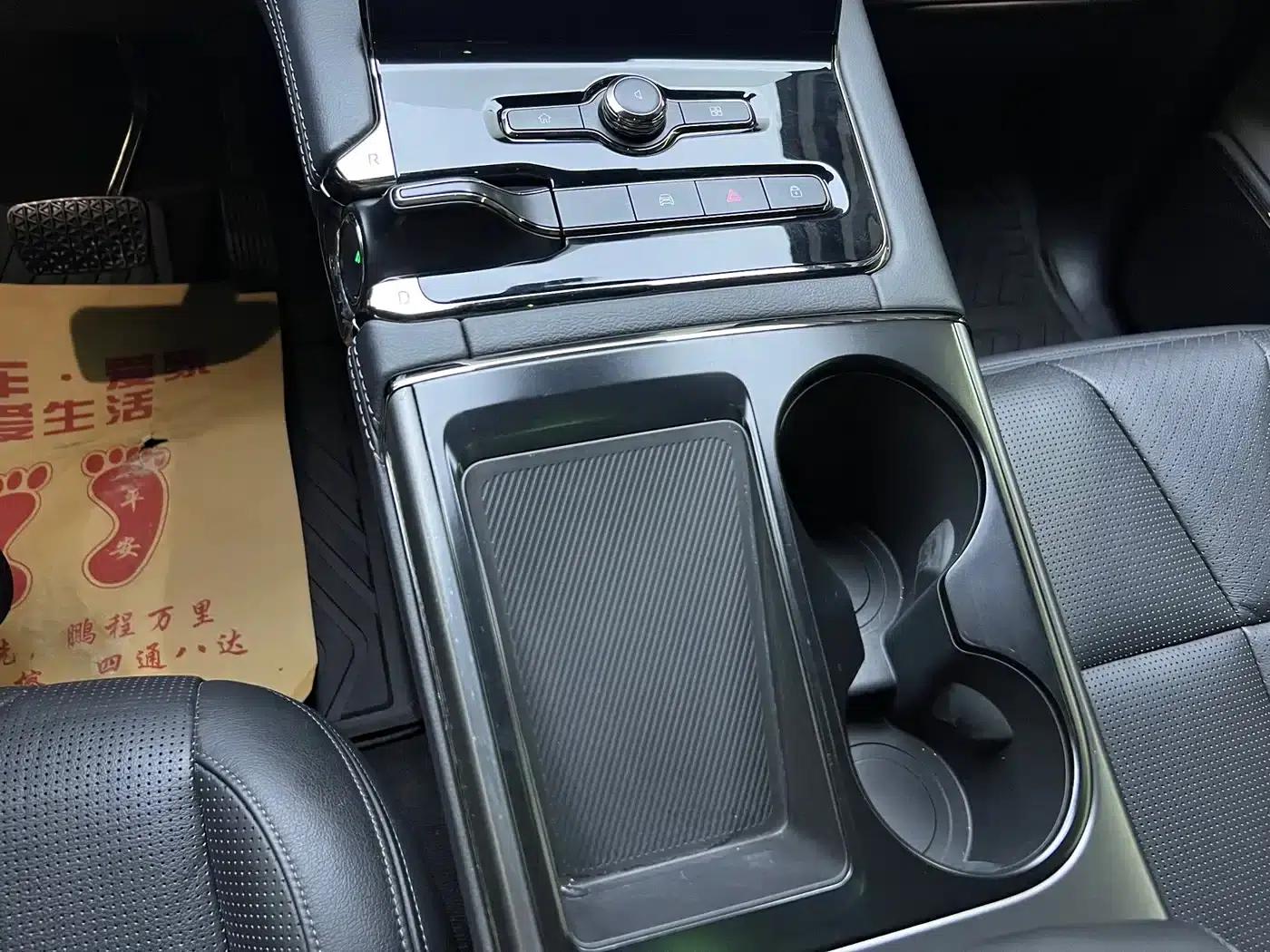 NIO ES8 2020 Model 580KM Six-Seater — миниатюра 7