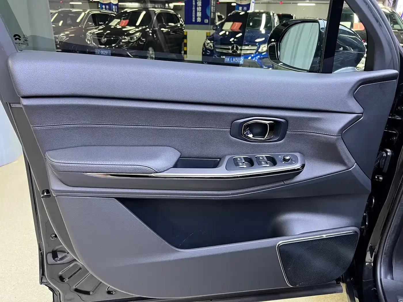 NIO ES8 2020 Model 580KM Six-Seater — миниатюра 10