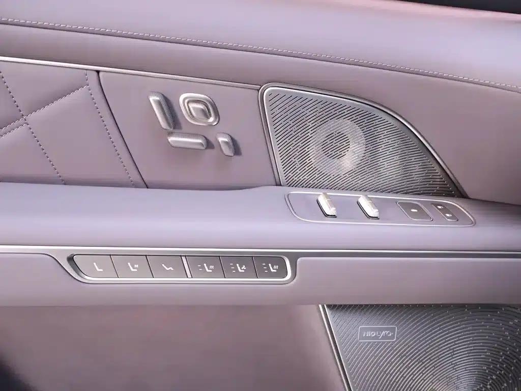 NIO ES8 2026 Five-Seat Executive Luxury Edition — миниатюра 17