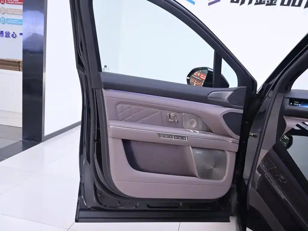 NIO ES8 2026 Five-Seat Executive Luxury Edition — миниатюра 18
