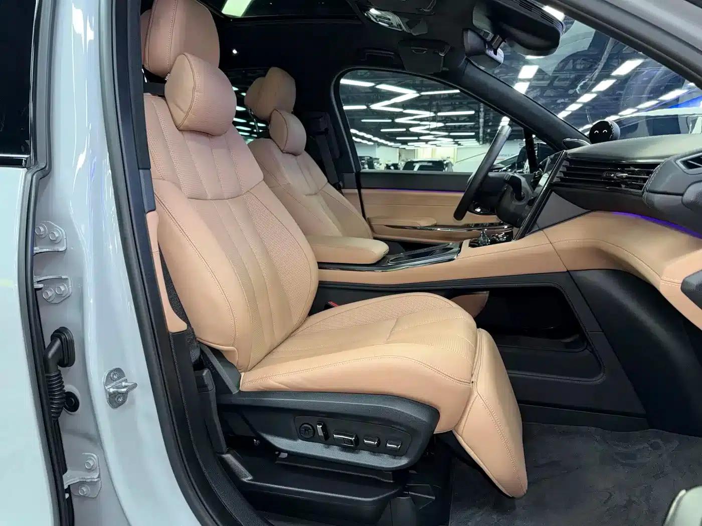 NIO ES8 2020 Model 580KM Seven-Seater — миниатюра 11