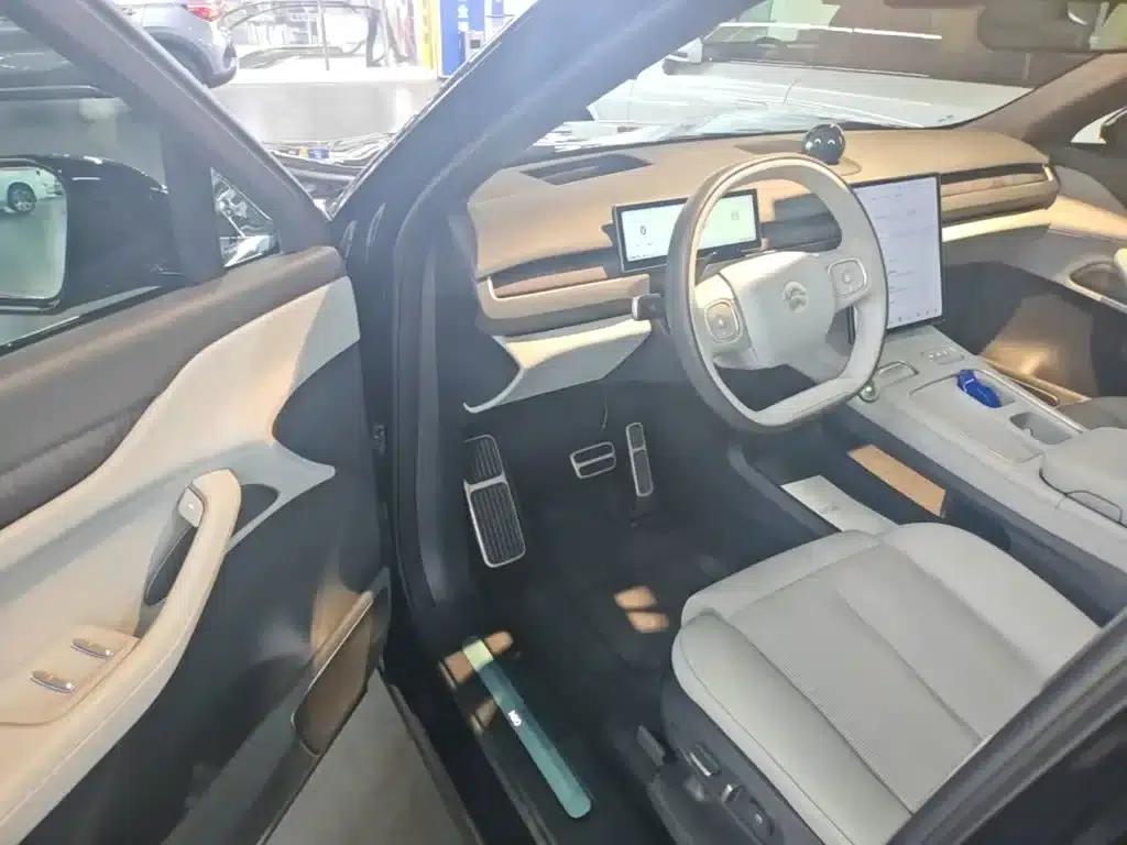NIO ES8 2023 75kWh Executive Edition — миниатюра 16