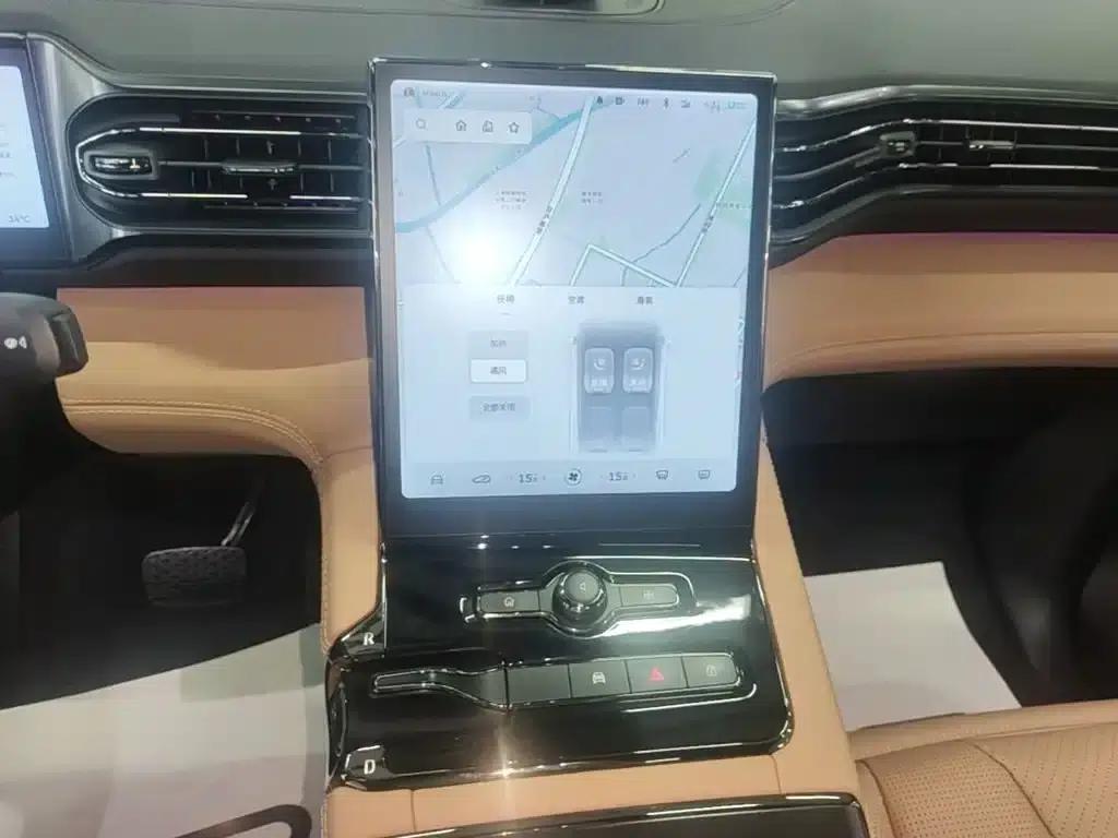 NIO ES8 2020 Model 580KM Six-Seater — миниатюра 13