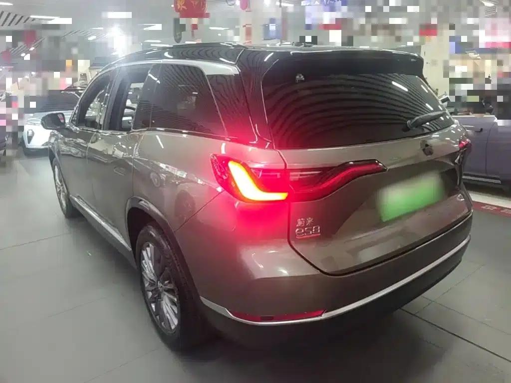 NIO ES8 2020 Model 580KM Six-Seater — миниатюра 5