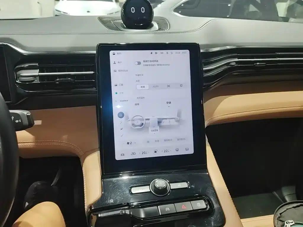 NIO ES8 2018 Founder Edition — миниатюра 13