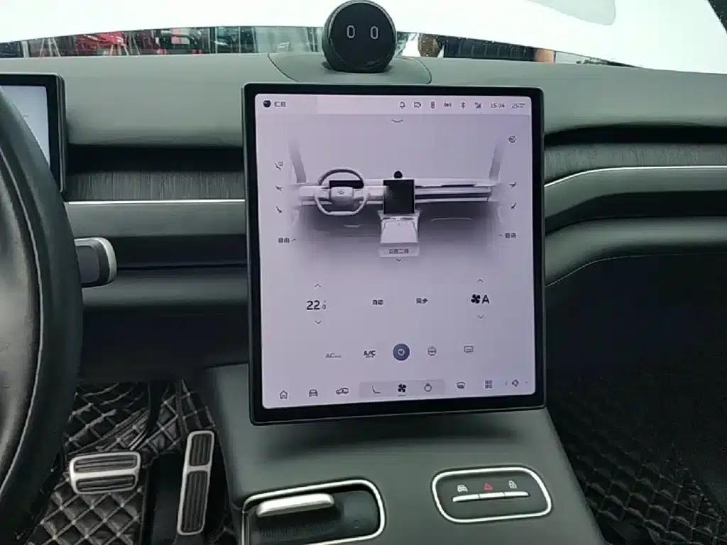 NIO ES8 2023 model 75kWh — миниатюра 13