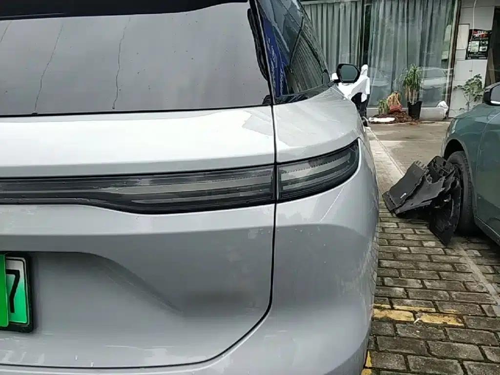 NIO ES8 2023 model 75kWh — миниатюра 8