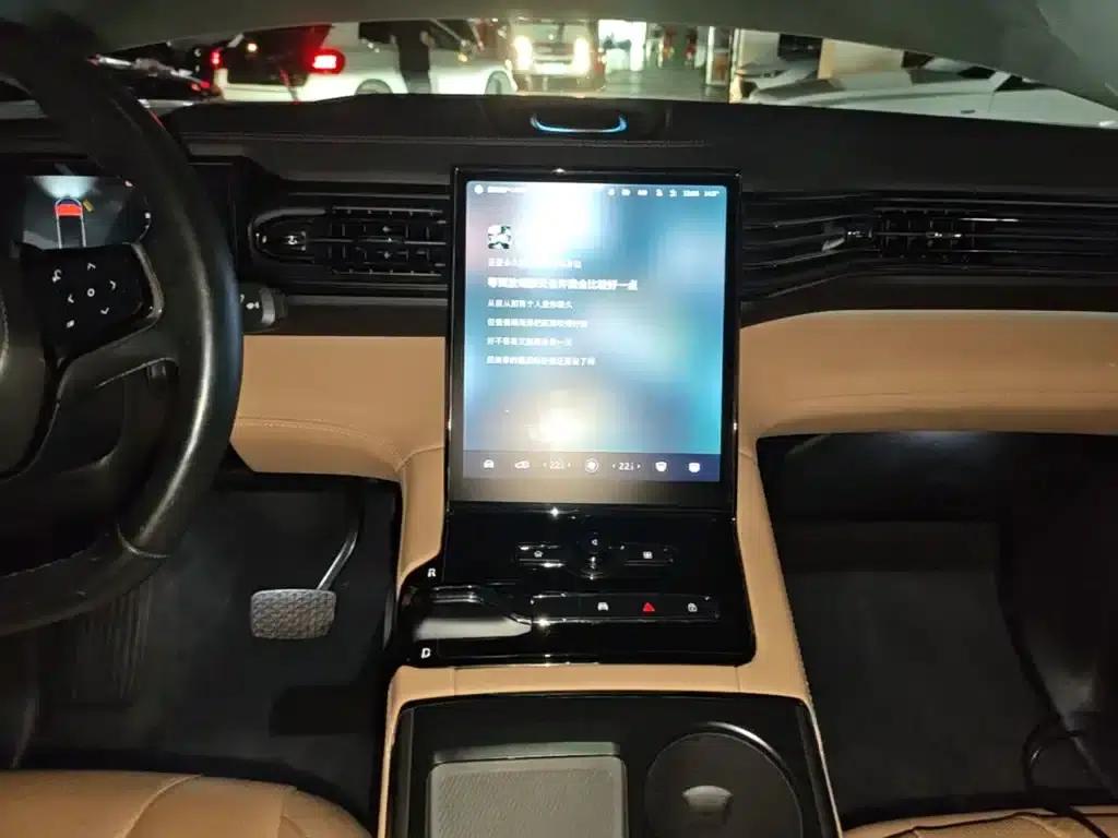 NIO ES8 2020 Model 415KM Seven-Seater — миниатюра 13