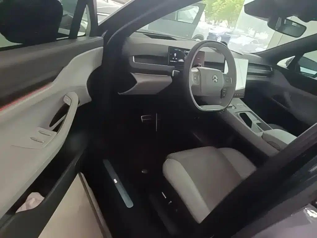NIO ES8 2024 model 75kWh — миниатюра 16
