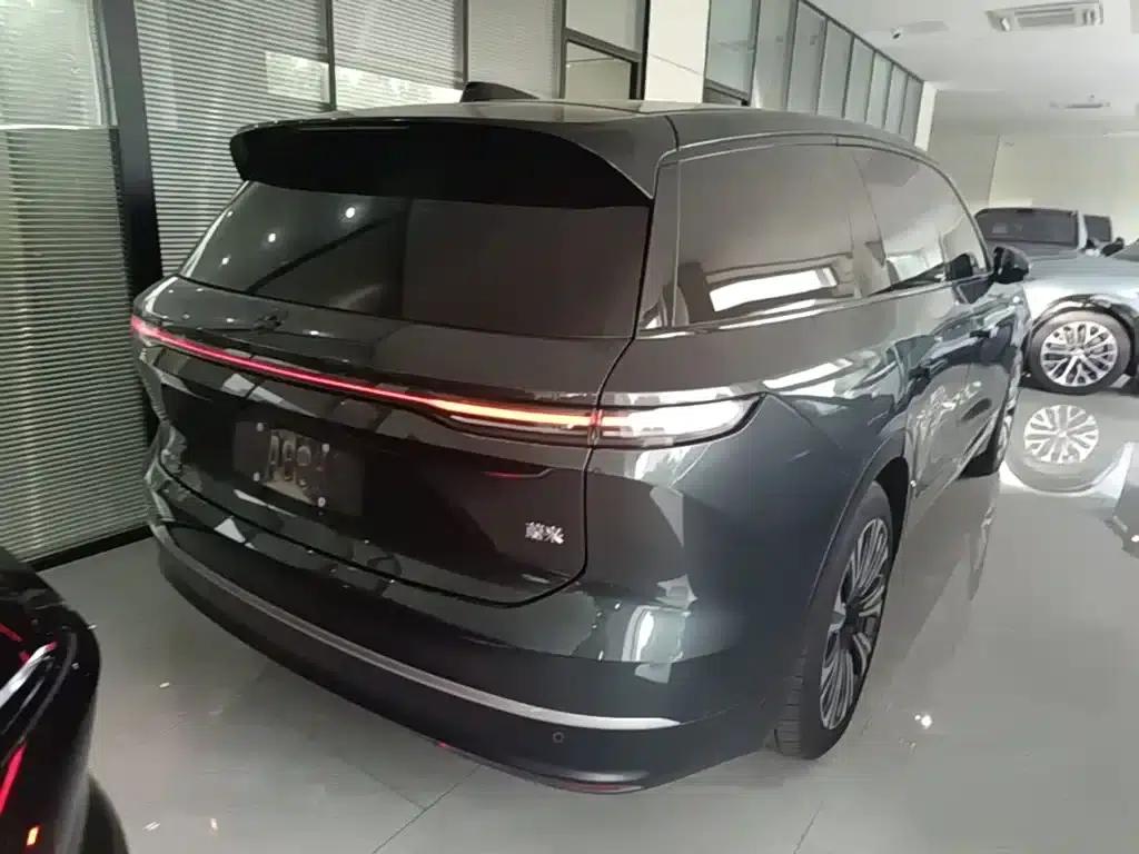 NIO ES8 2024 model 75kWh — миниатюра 7