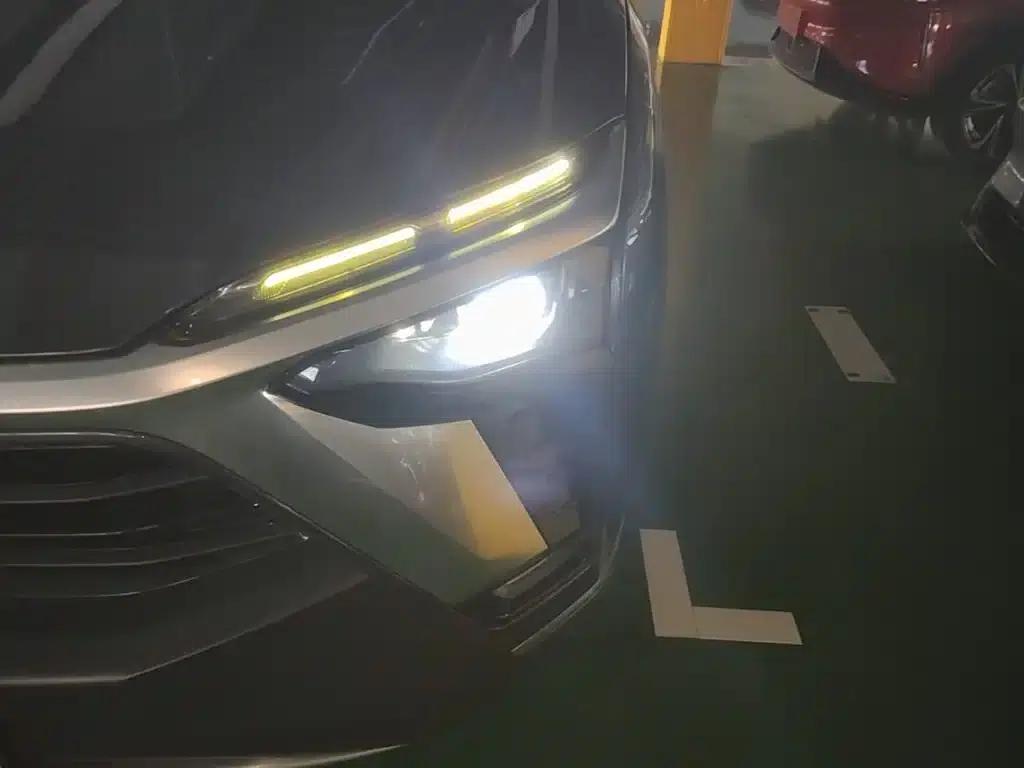 NIO ES8 2020 Model 415KM Seven-Seater — миниатюра 24