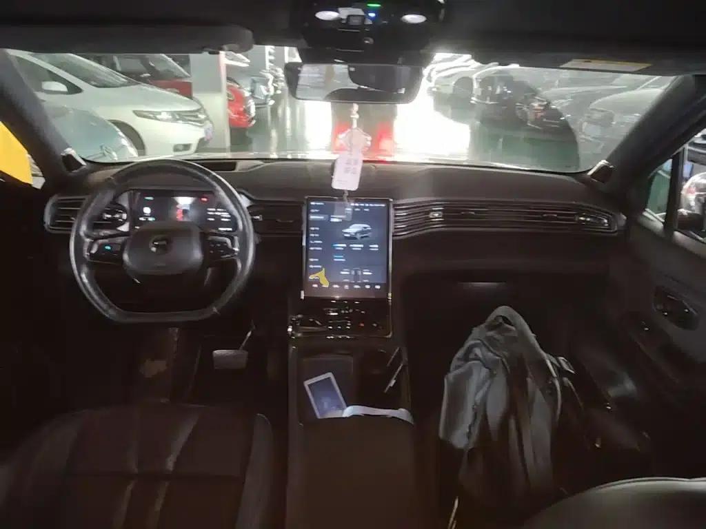 NIO ES8 2020 Model 415KM Seven-Seater — миниатюра 10