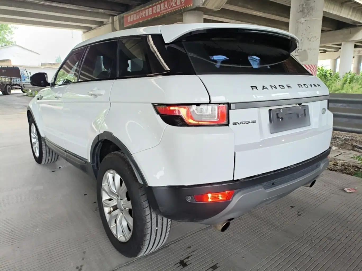 Land Rover Range Evoque 2016 2.0T PURE Style Edition — миниатюра 4