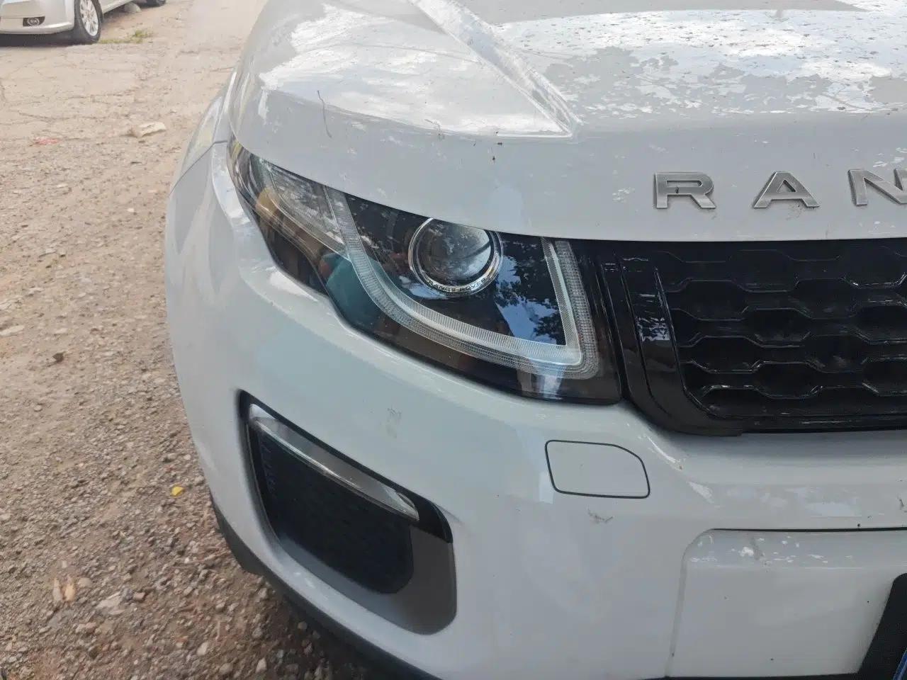 Land Rover Range Evoque 2017 2.0T SE Smart Glow Edition — миниатюра 7