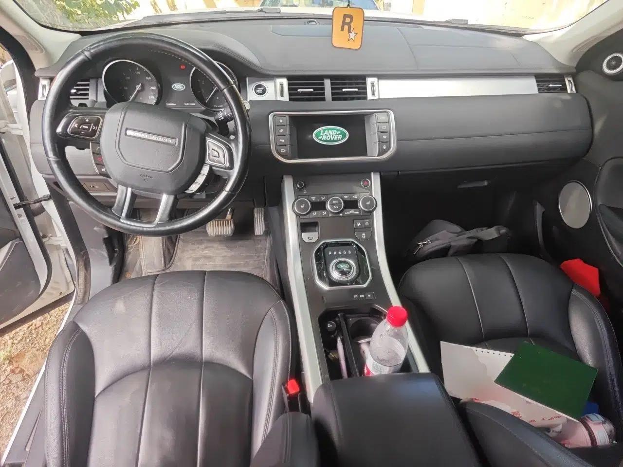 Land Rover Range Evoque 2017 2.0T SE Smart Glow Edition — миниатюра 9