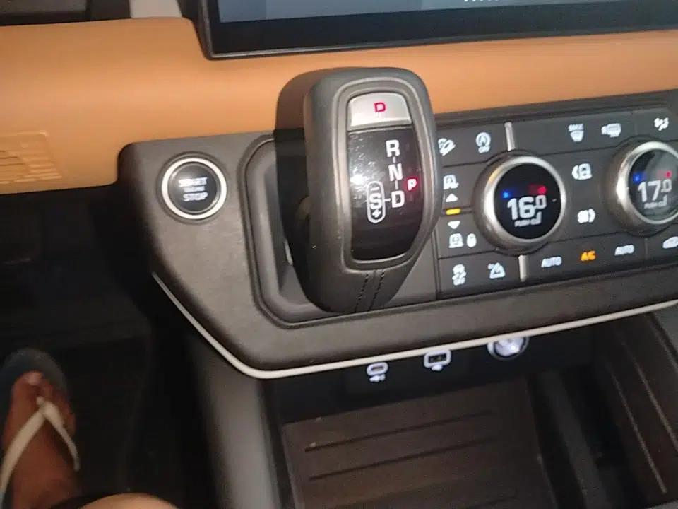 Land Rover Defender 2023 Facelift 110 3.0T P400 X-DYNAMIC HSE — миниатюра 21