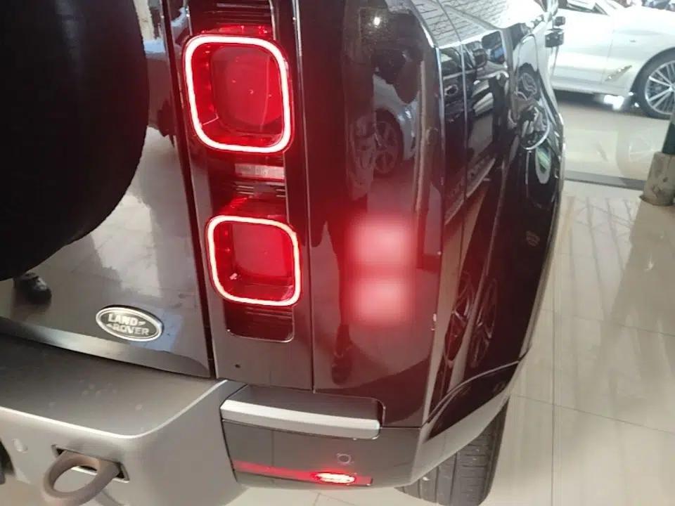 Land Rover Defender 2023 Facelift 110 3.0T P400 X-DYNAMIC HSE — миниатюра 9