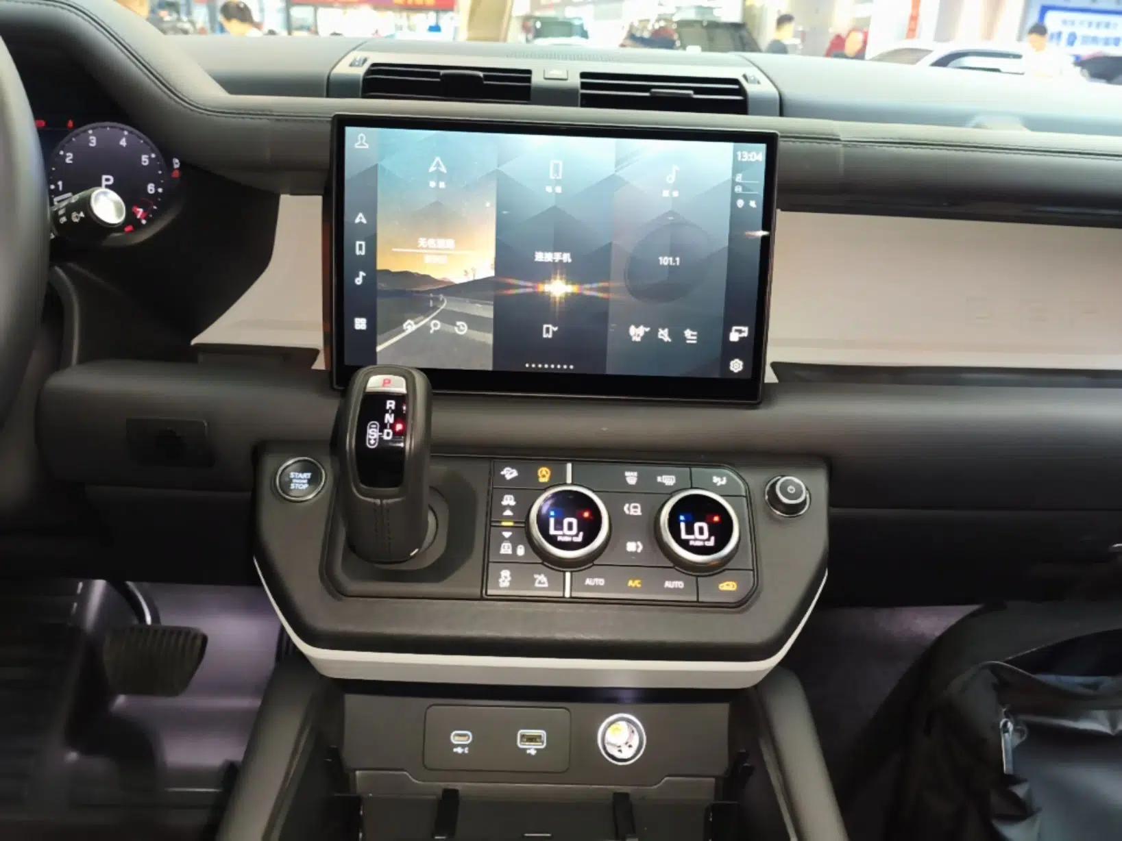 Land Rover Defender 2023 Facelift 110 3.0T P400 X-DYNAMIC HSE — миниатюра 20