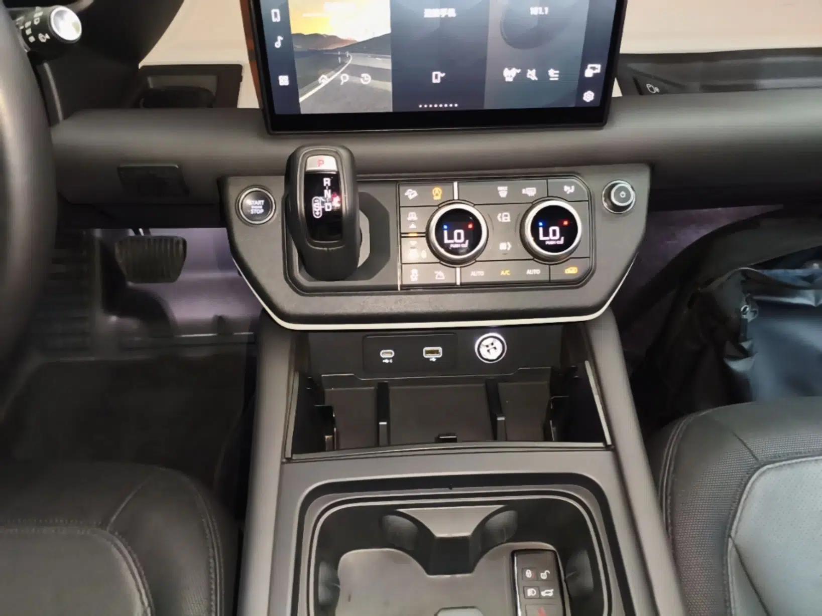 Land Rover Defender 2023 Facelift 110 3.0T P400 X-DYNAMIC HSE — миниатюра 21