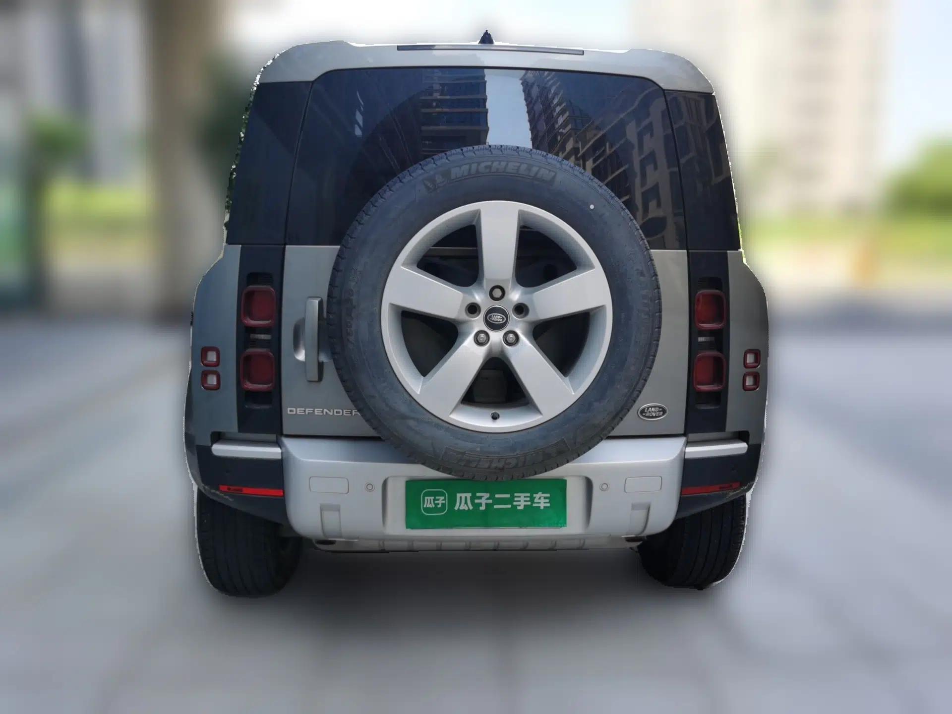 Land Rover Defender 2024 90 3.0T P400 HSE — миниатюра 5