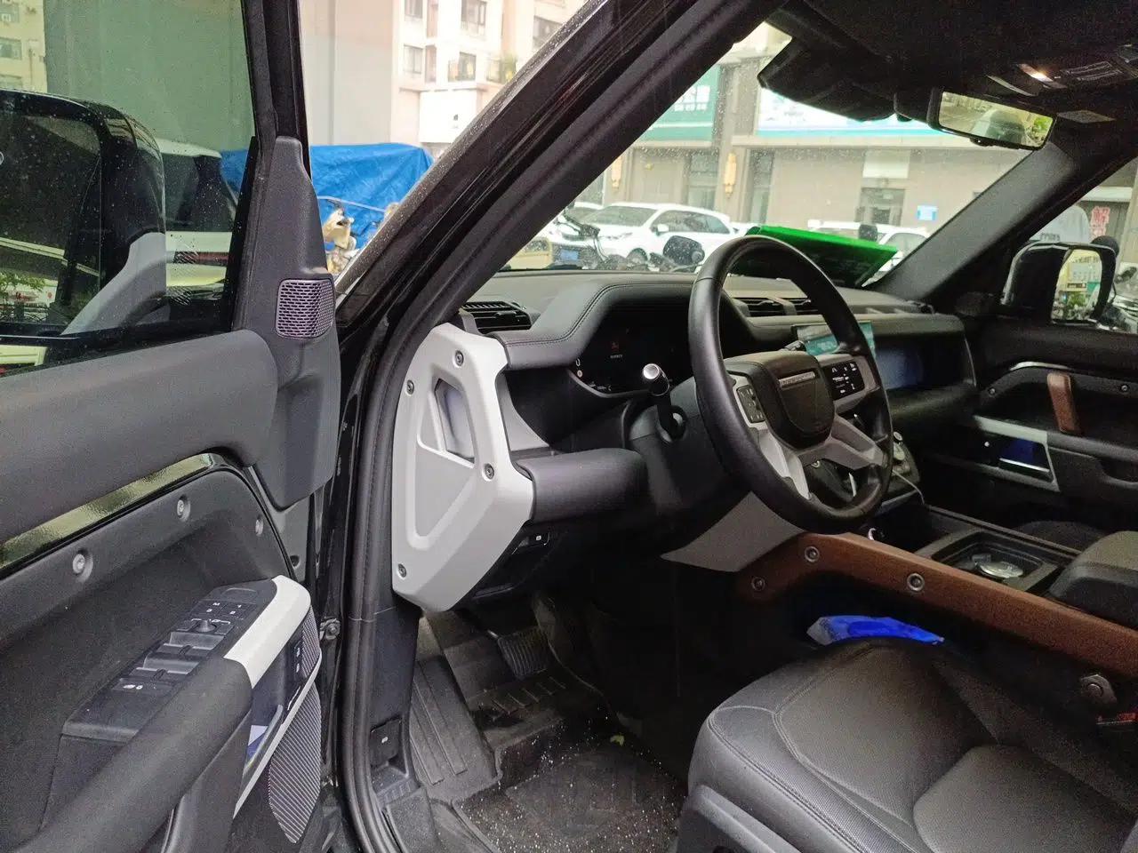 Land Rover Defender 2024 110 3.0T P400 X-DYNAMIC HSE — миниатюра 16