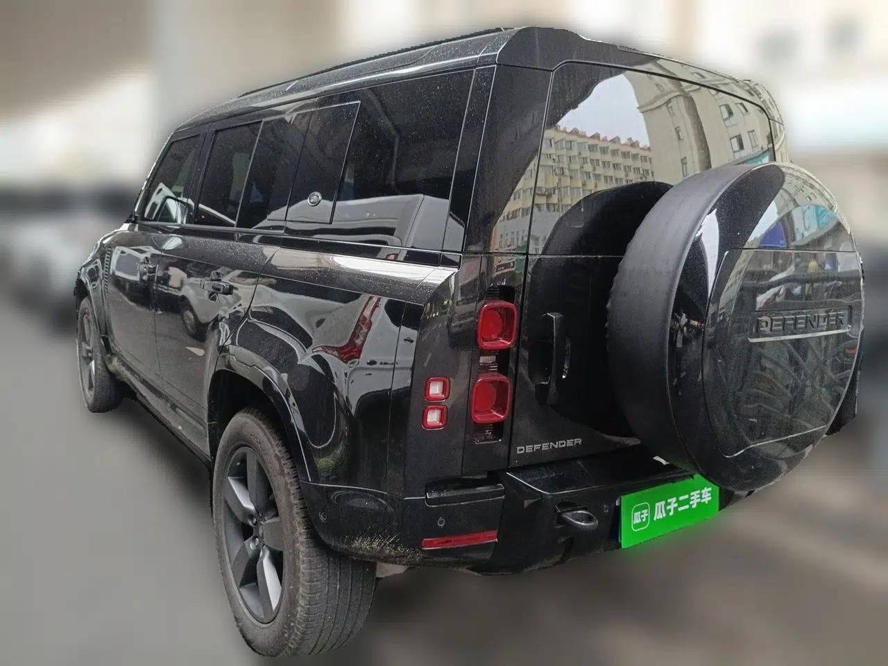 Land Rover Defender 2024 110 3.0T P400 X-DYNAMIC HSE — миниатюра 4
