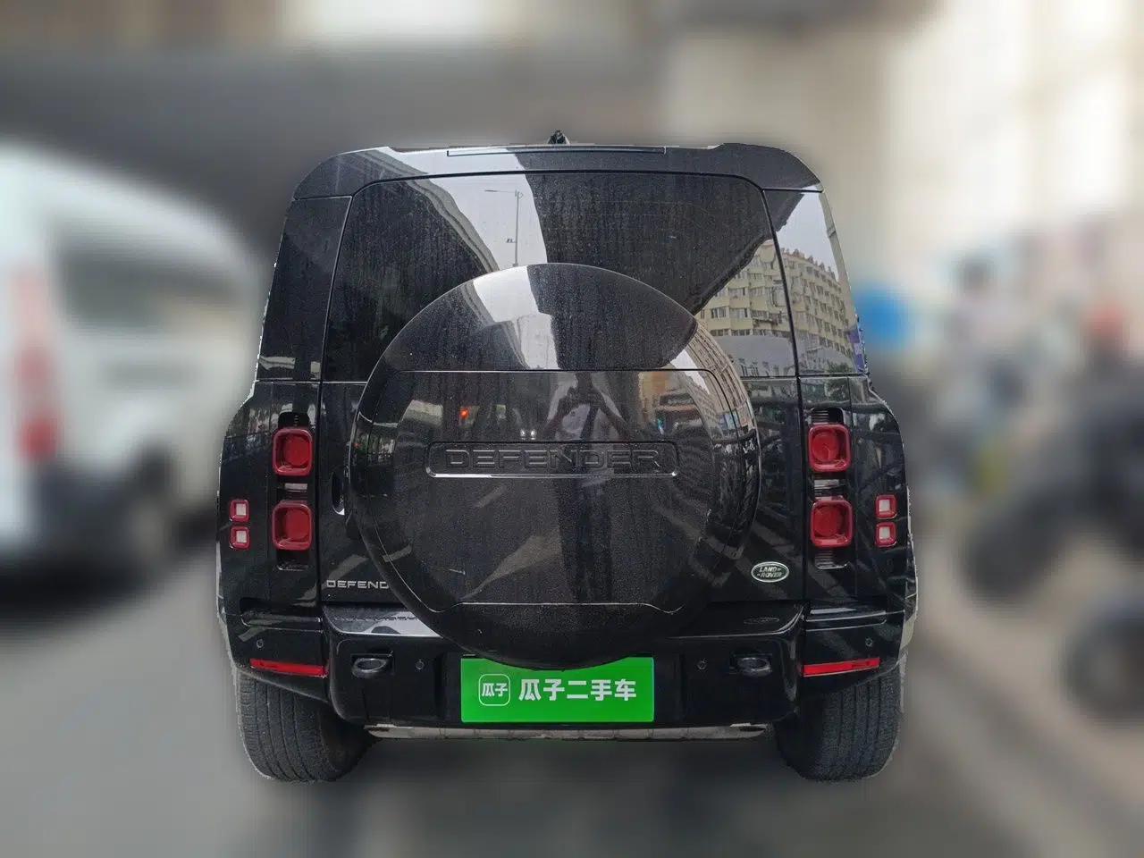 Land Rover Defender 2024 110 3.0T P400 X-DYNAMIC HSE — миниатюра 5
