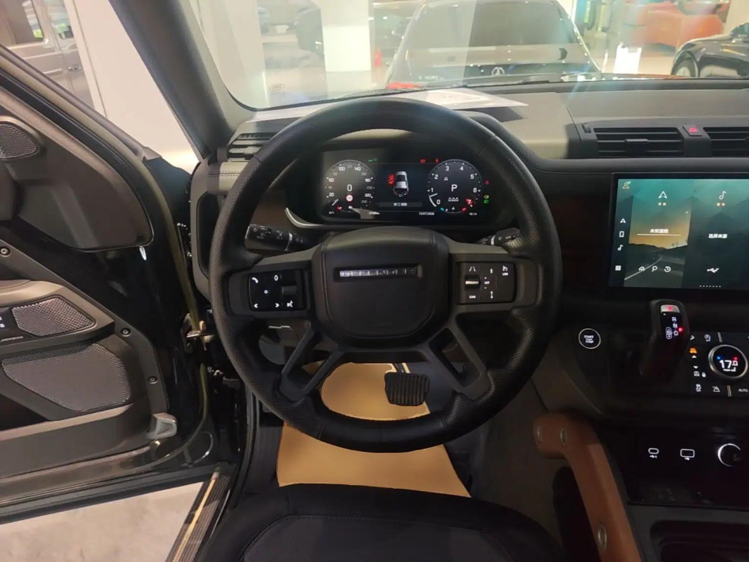 Land Rover Defender 2023 Facelift 110 3.0T P400 X-DYNAMIC HSE — миниатюра 18
