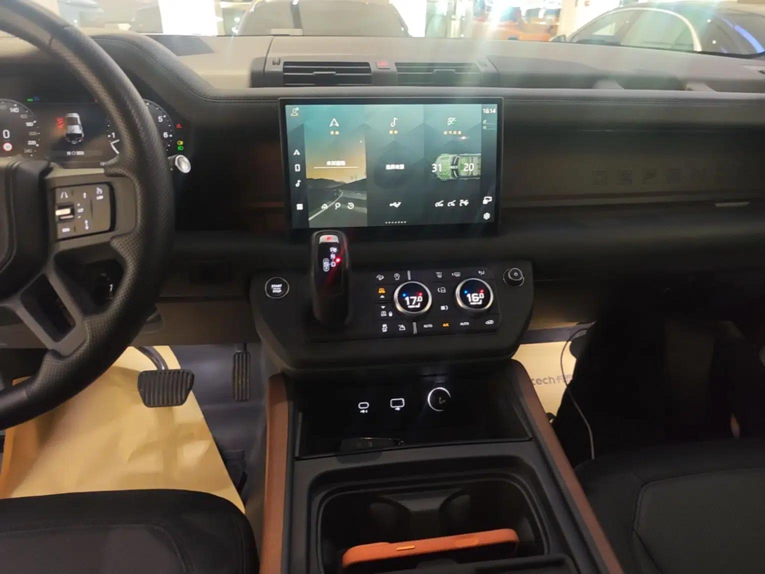 Land Rover Defender 2023 Facelift 110 3.0T P400 X-DYNAMIC HSE — миниатюра 20