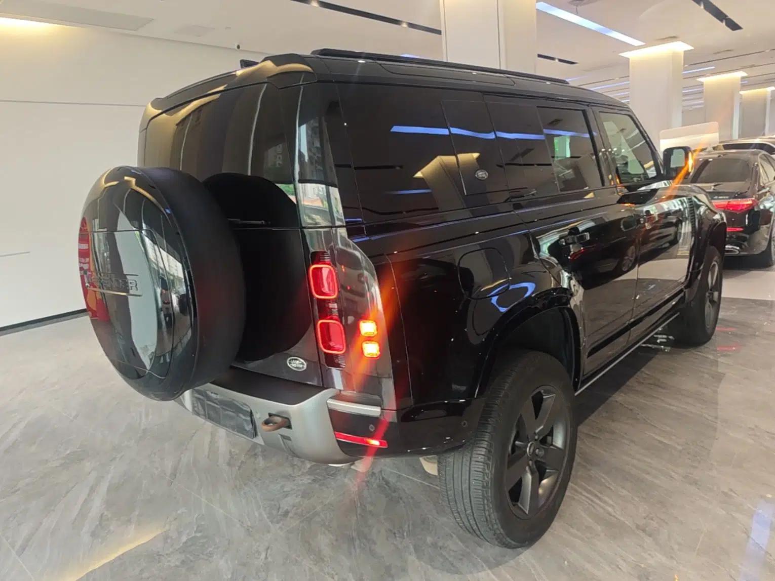 Land Rover Defender 2023 Facelift 110 3.0T P400 X-DYNAMIC HSE — миниатюра 6