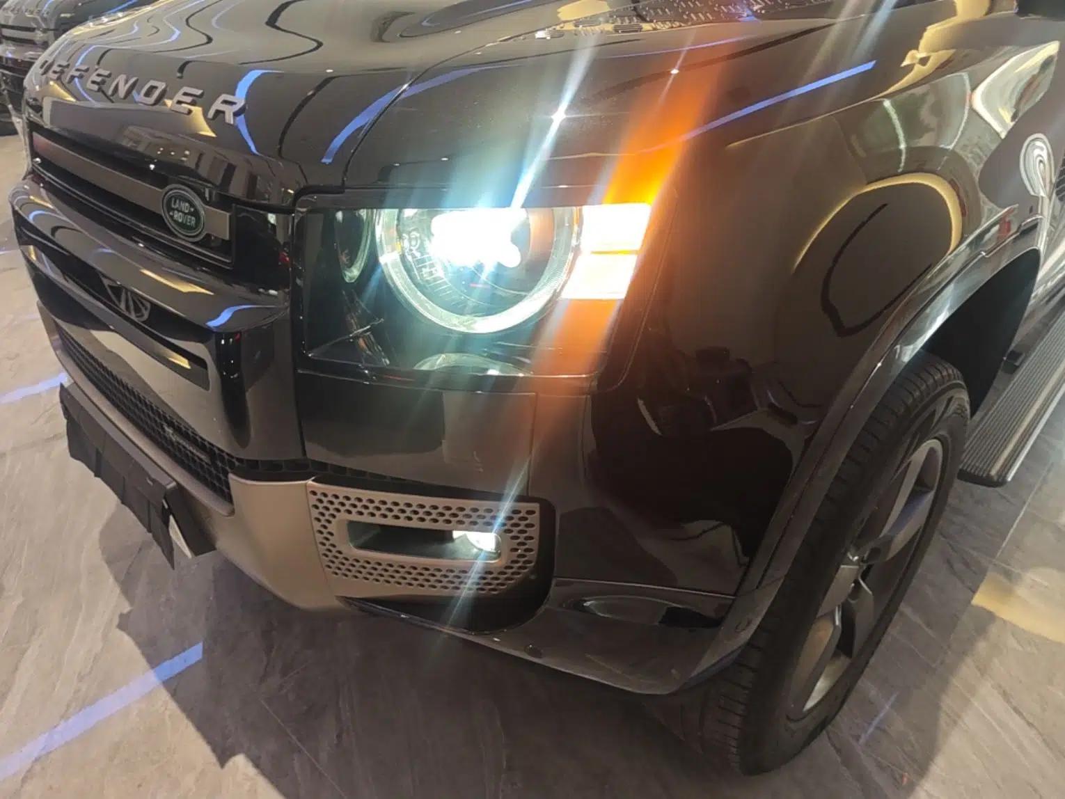 Land Rover Defender 2023 Facelift 110 3.0T P400 X-DYNAMIC HSE — миниатюра 8