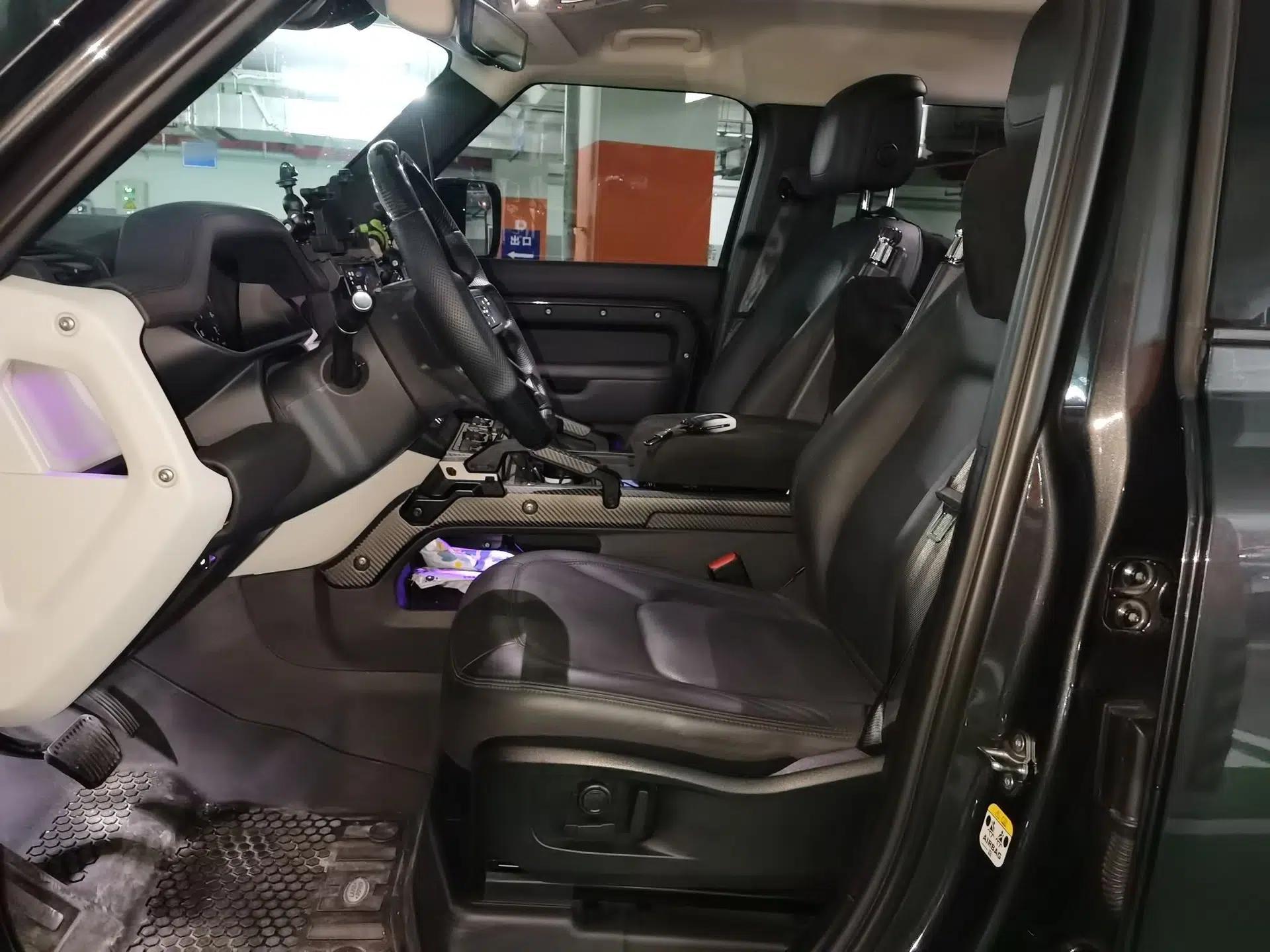 Land Rover Defender 2023 Facelift 110 3.0T P400 Dark Edition — миниатюра 15