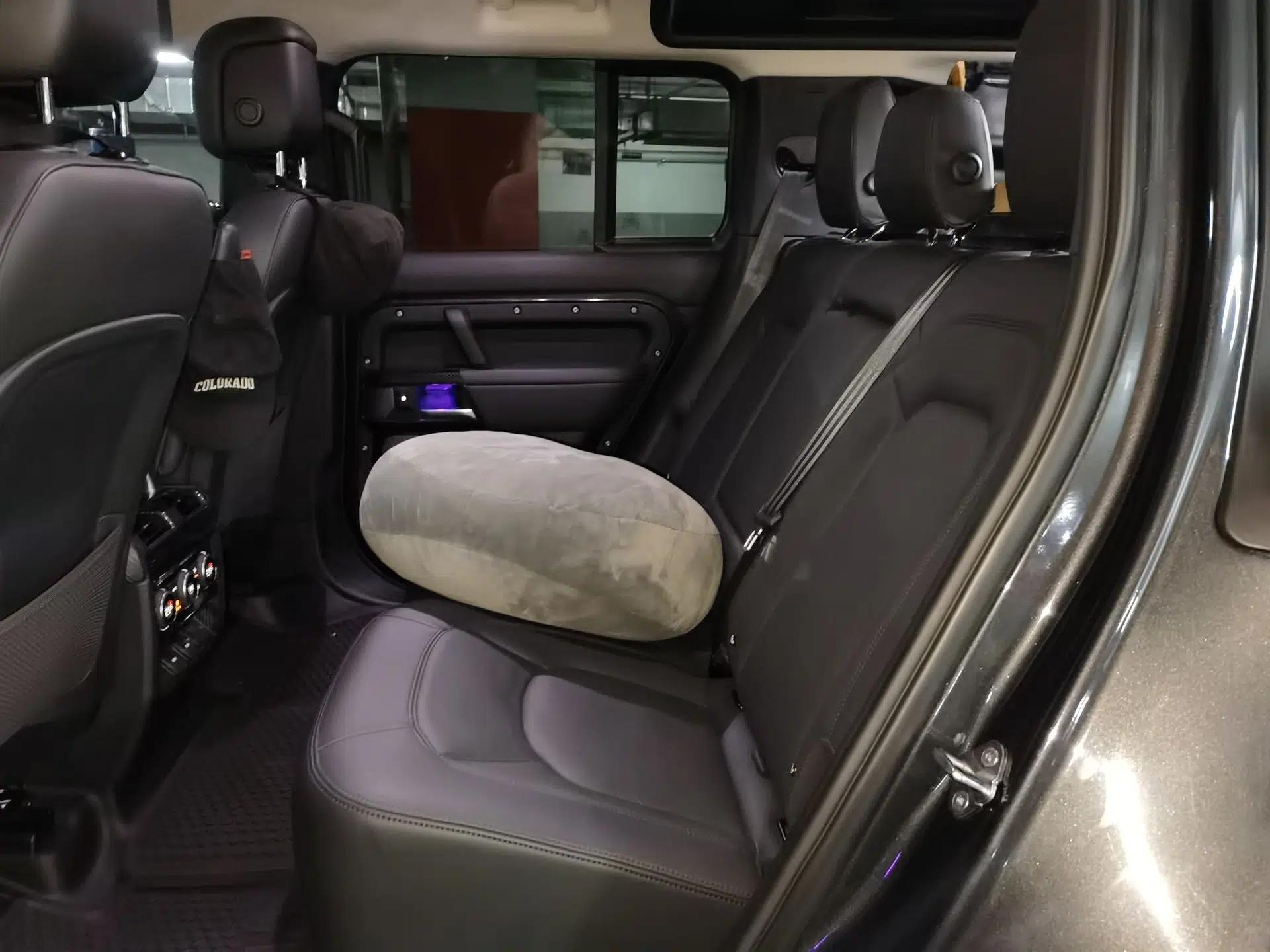 Land Rover Defender 2023 Facelift 110 3.0T P400 Dark Edition — миниатюра 17