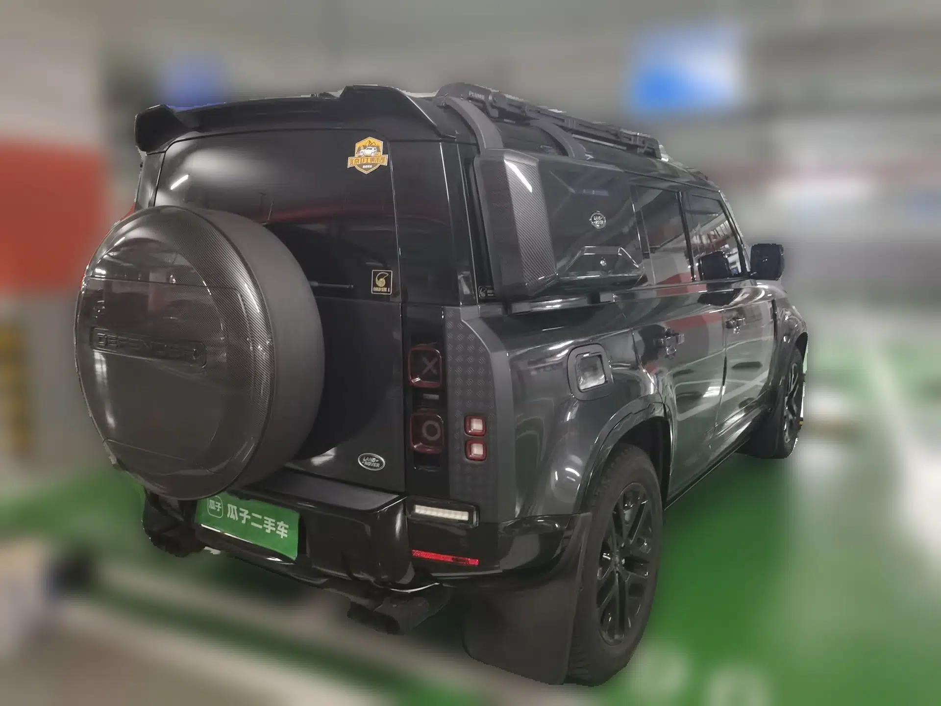 Land Rover Defender 2023 Facelift 110 3.0T P400 Dark Edition — миниатюра 6