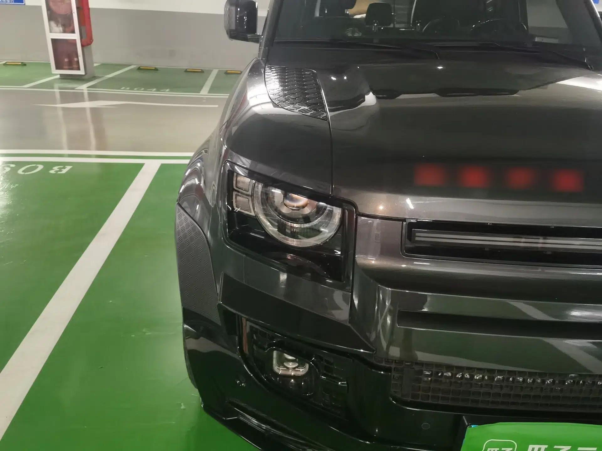 Land Rover Defender 2023 Facelift 110 3.0T P400 Dark Edition — миниатюра 7