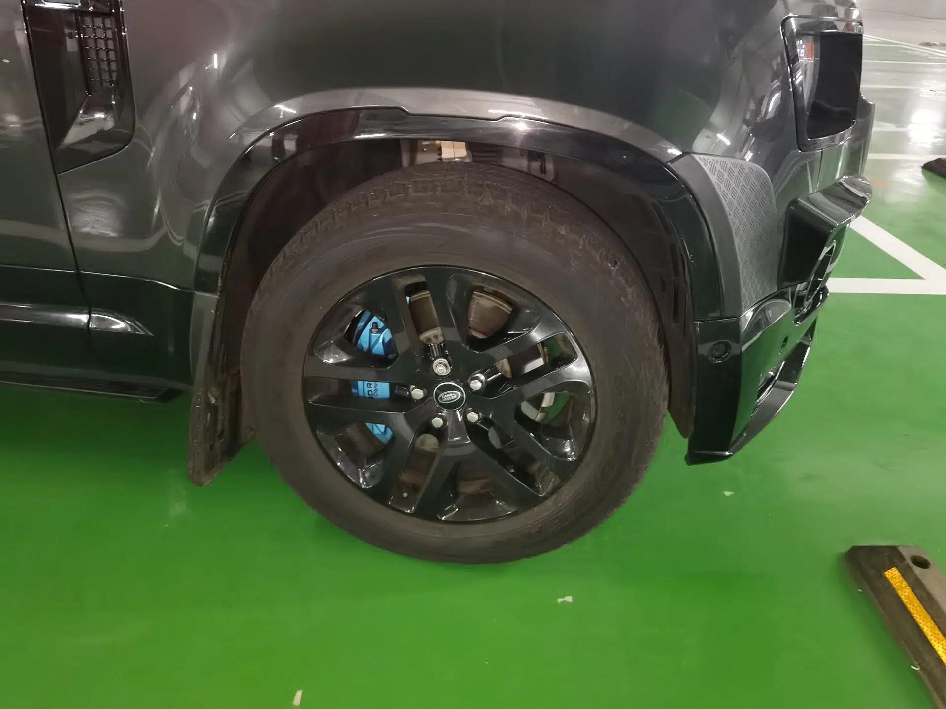 Land Rover Defender 2023 Facelift 110 3.0T P400 Dark Edition — миниатюра 8