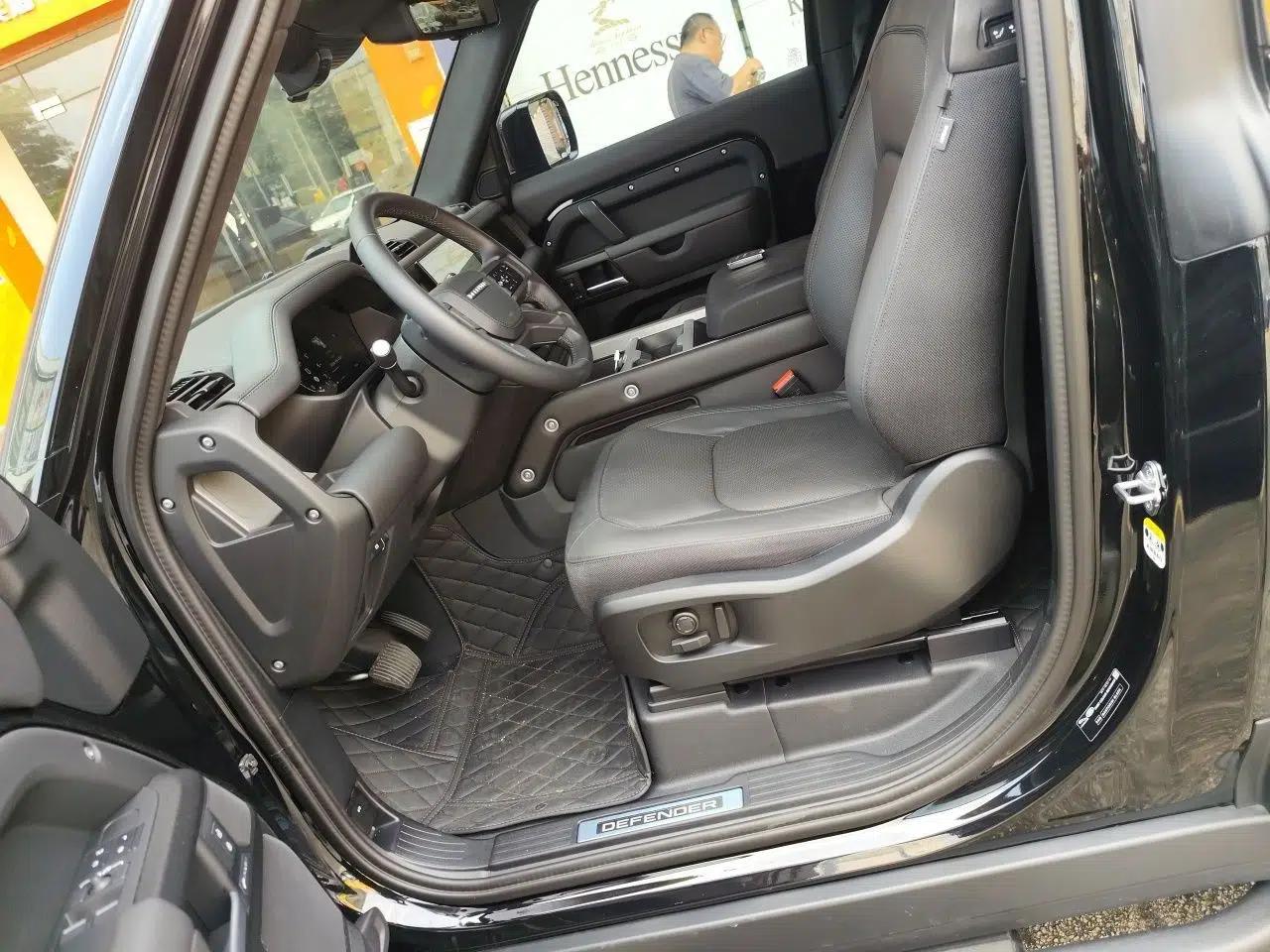 Land Rover Defender 2025 90 3.0T P400 X-Dynamic HSE — миниатюра 15