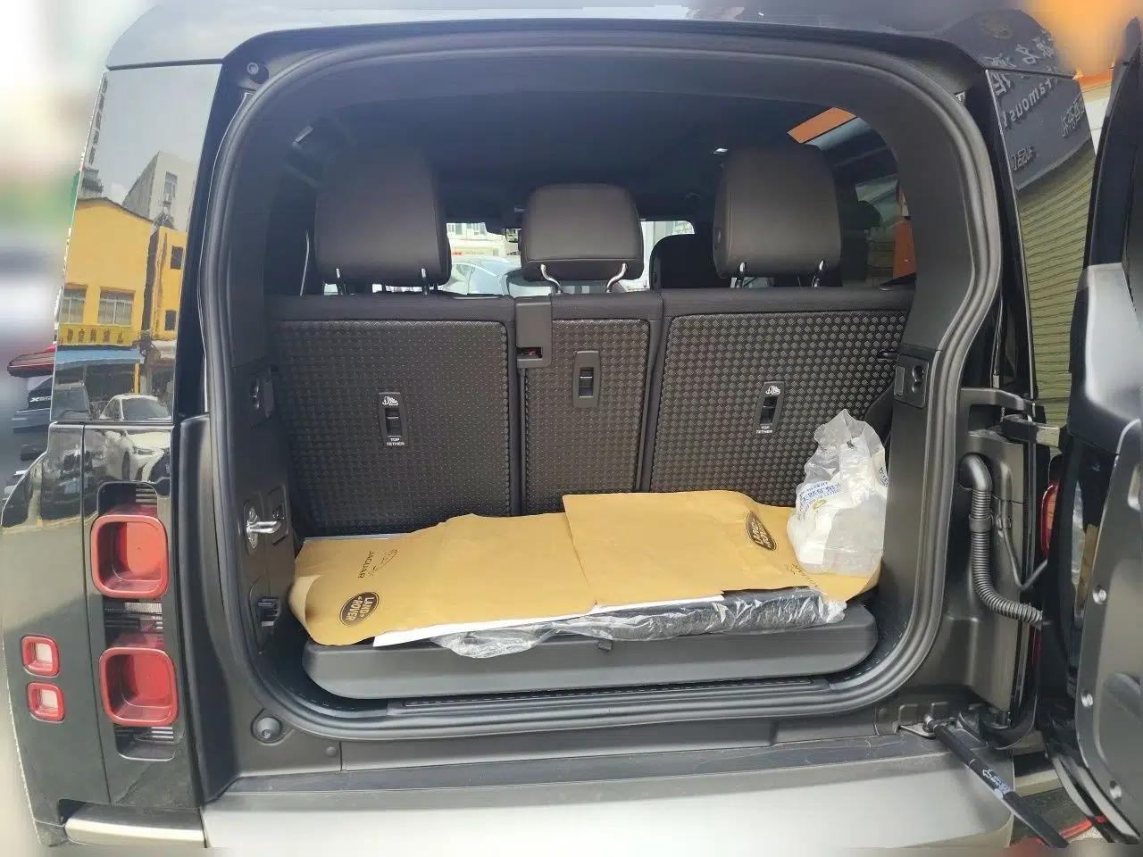 Land Rover Defender 2025 90 3.0T P400 X-Dynamic HSE — миниатюра 19