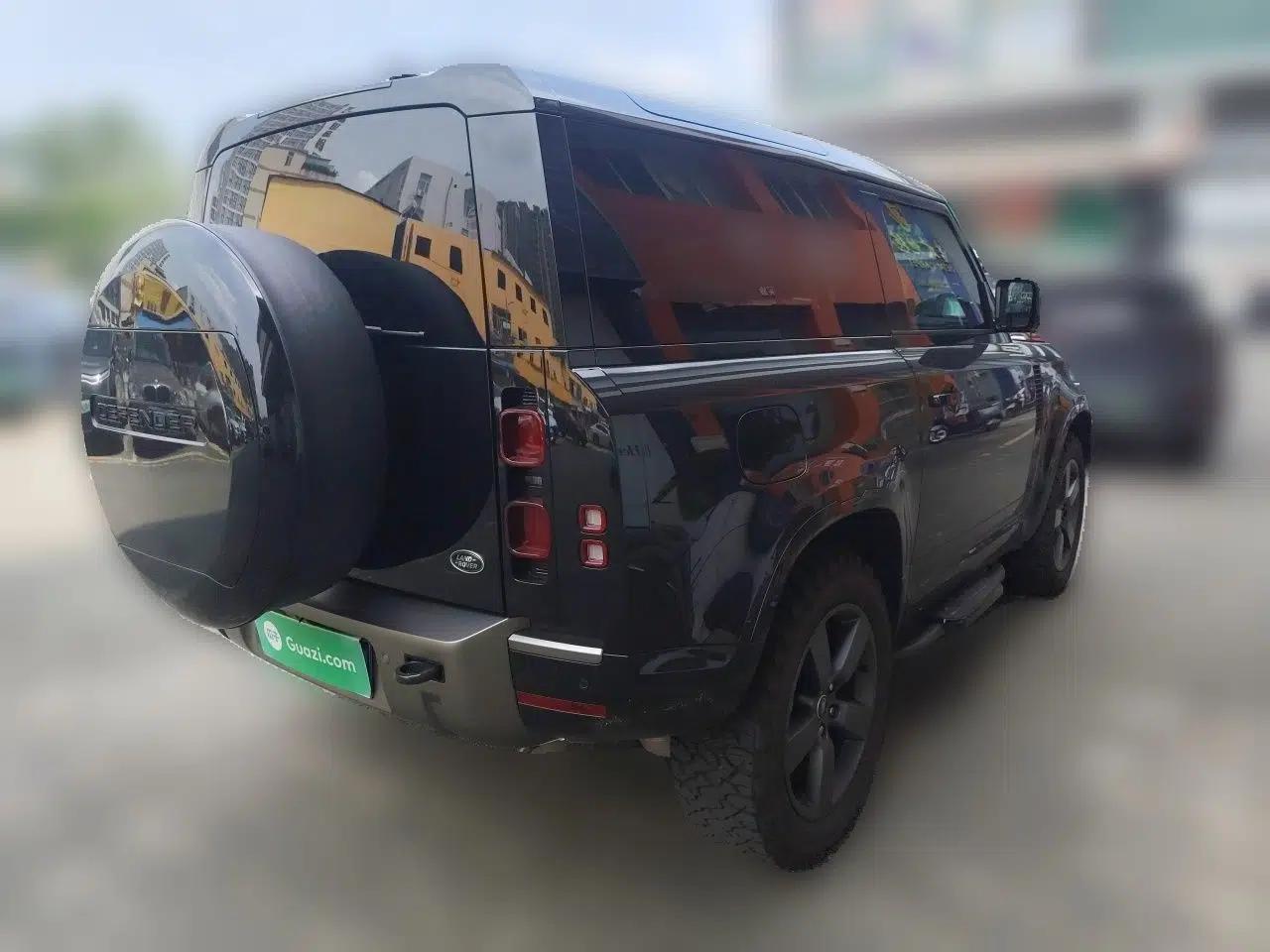 Land Rover Defender 2025 90 3.0T P400 X-Dynamic HSE — миниатюра 6