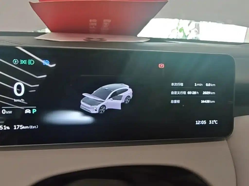 NIO ET5T 2025 75kWh Touring — миниатюра 12